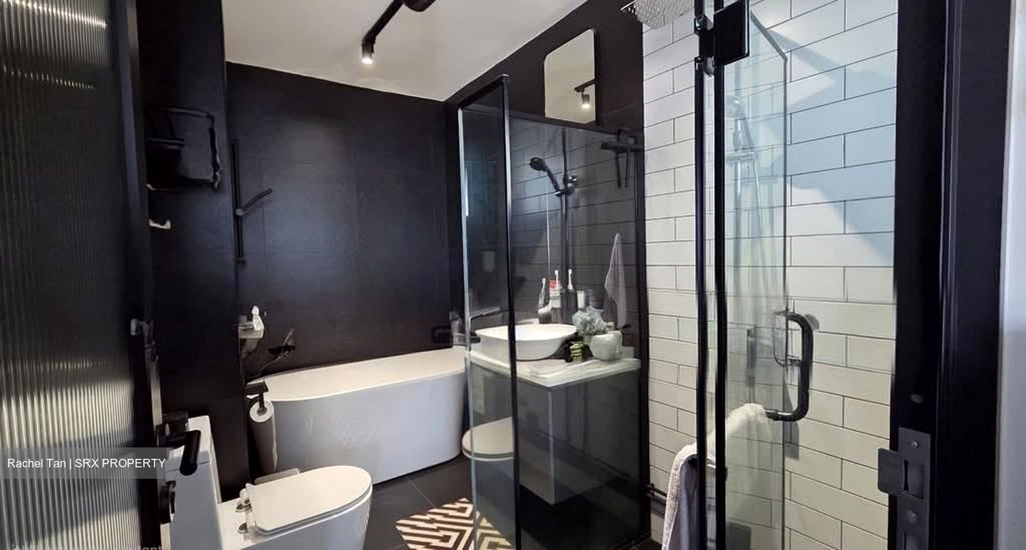 Blk 330 Bukit Batok Street 33 (Bukit Batok), HDB Executive #579723981